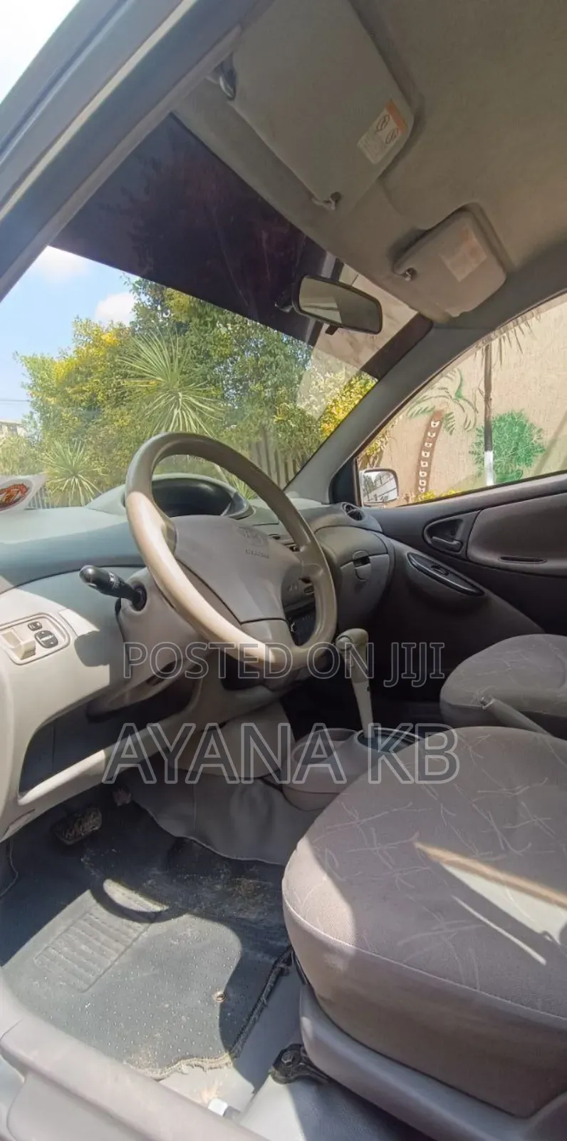 Toyota Platz 2001 Gold