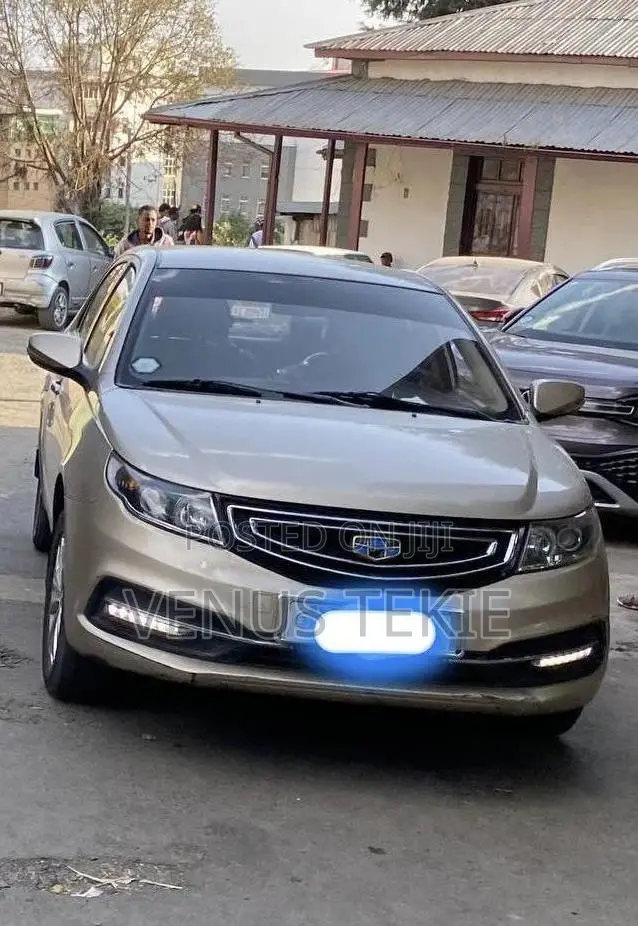 Geely Emgrand EC7 Sedan 1.5 Comfort 2017 Gold