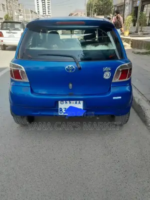 Toyota Vitz 2001 Blue