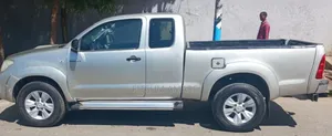 Toyota Hilux 2010 Silver