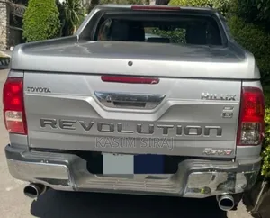 Toyota Hilux Revo Double Cab Deisel 2.4 AWD 2018 Silver