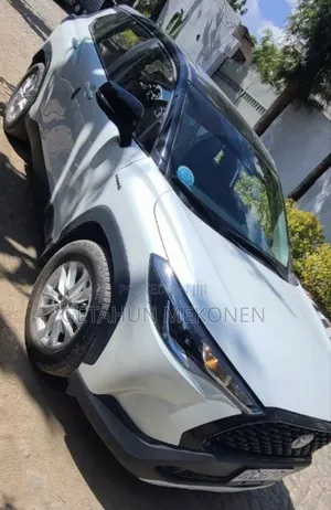 Toyota Corolla Cross Hybrid 2025 White