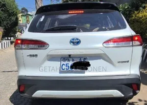 Toyota Corolla Cross Hybrid 2025 White