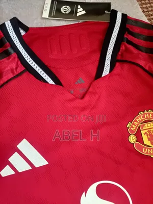 Photo - Manchester United Fc Original Jersey Kit 2025/25