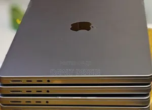 New Laptop Apple MacBook Pro M1 32GB Apple M1 Pro SSD 512GB