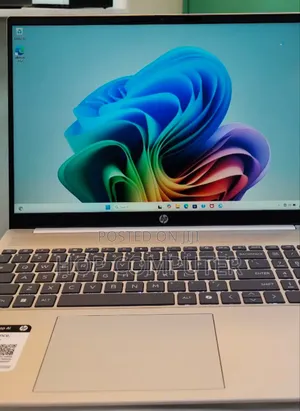 New Laptop HP OmniBook 7 14" 16GB AMD Ryzen 7 SSD 512GB