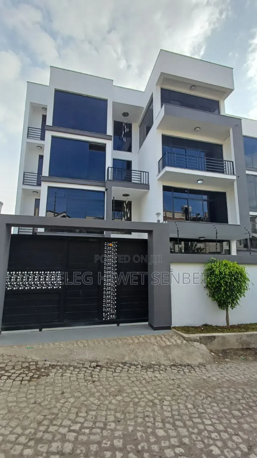 Furnished 7bdrm House in Bole for sale