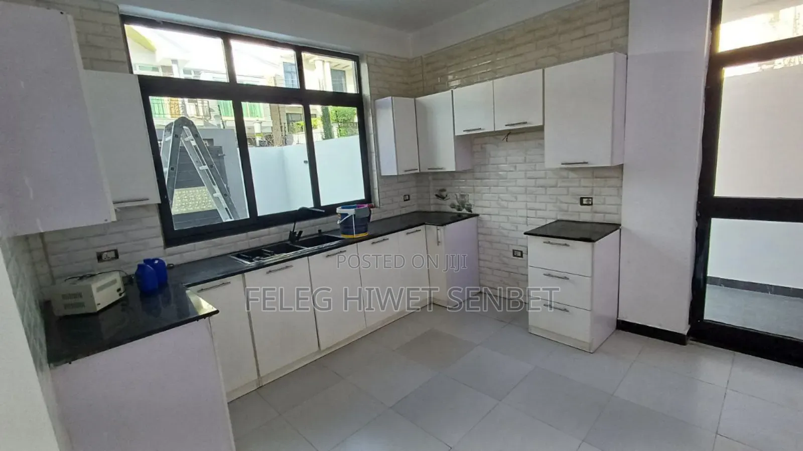 Furnished 7bdrm House in Bole for sale