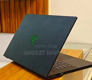 New Laptop Razer Blade 16GB Intel Core i7 SSD 512GB