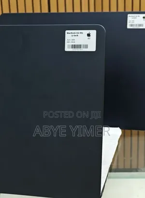 New Laptop Apple MacBook Air 2024 M3 13-Inch 8GB Apple M3 SSD 256GB