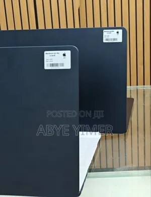 New Laptop Apple MacBook Air 2024 M3 13-Inch 8GB Apple M3 SSD 256GB