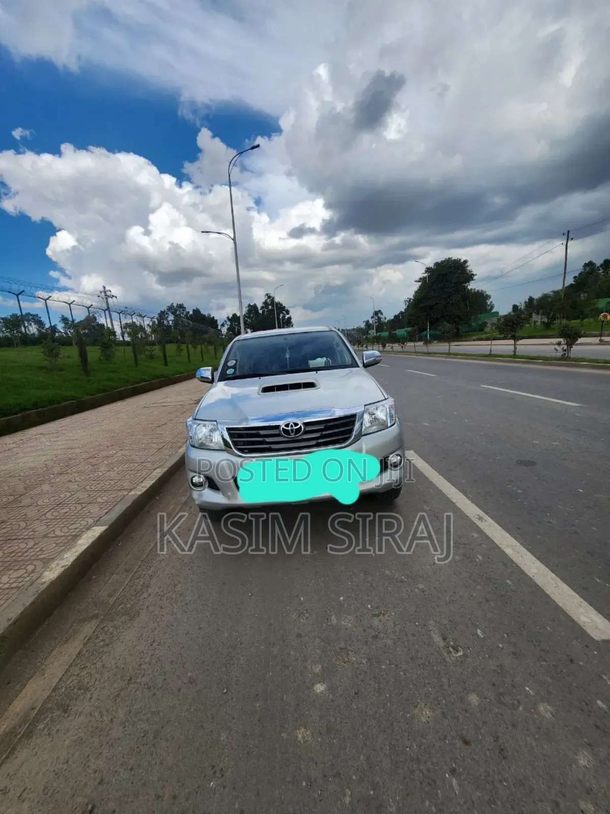 Toyota Hilux 2.5 D-4D 4X4 SRX 2012 Silver