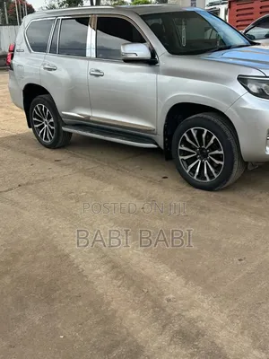 Photo - Toyota Land Cruiser Prado 2013 Silver