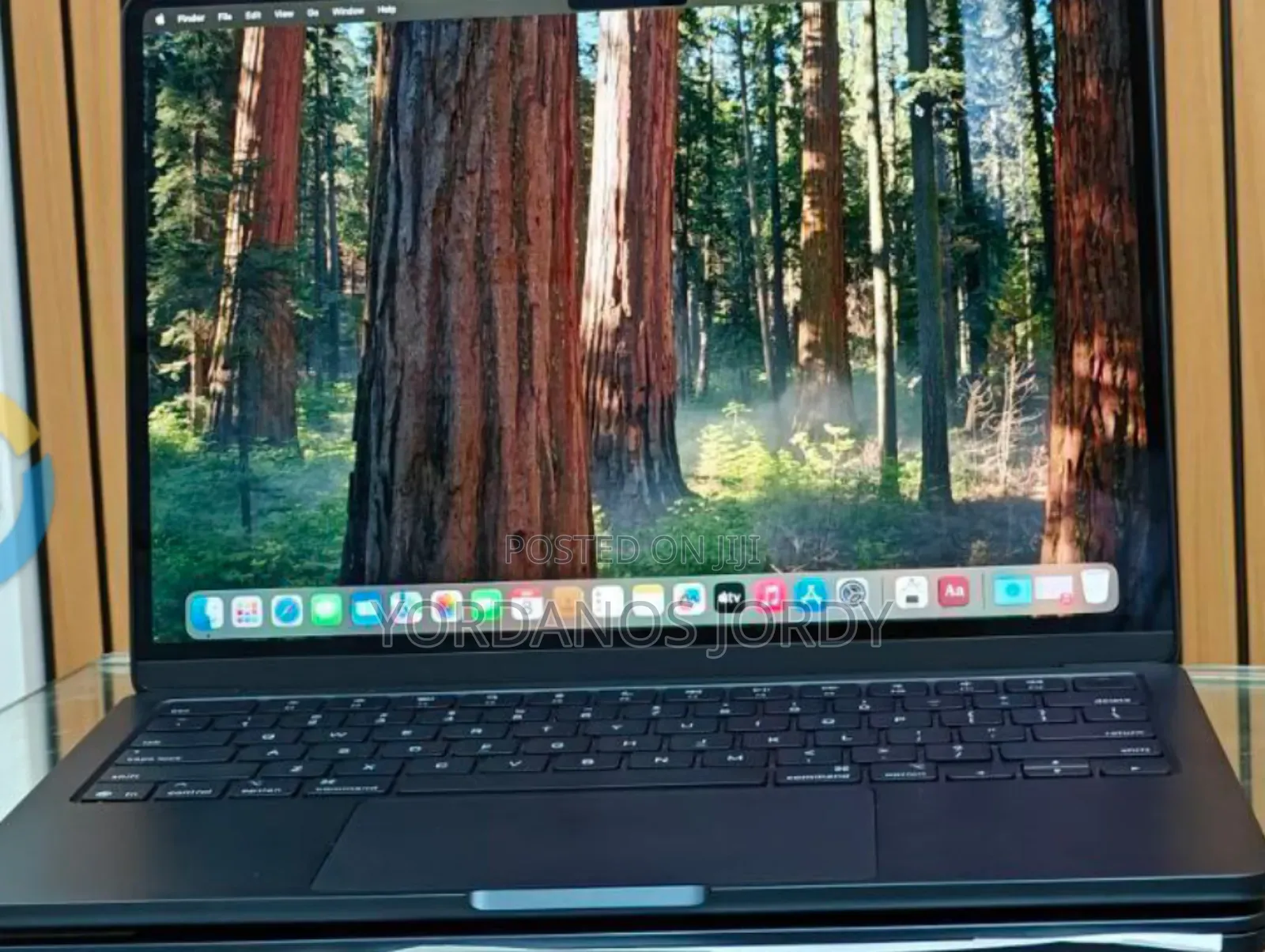 New Laptop Apple MacBook Air 2024 M3 13-Inch 8GB Apple M3 SSD 256GB