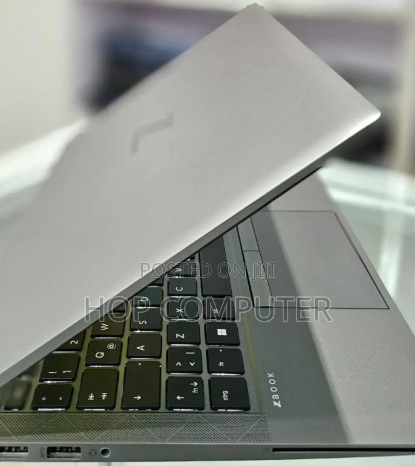 New Laptop HP ZBook Firefly G8 16GB Intel Core I7 SSD 512GB