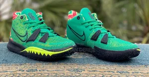 Photo - Kyrie 7 "Weatherman"