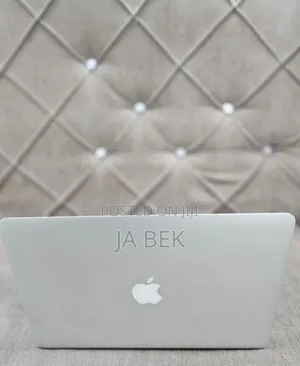 New Laptop Apple MacBook Air 2015 8GB Intel Core I5 SSD 128GB