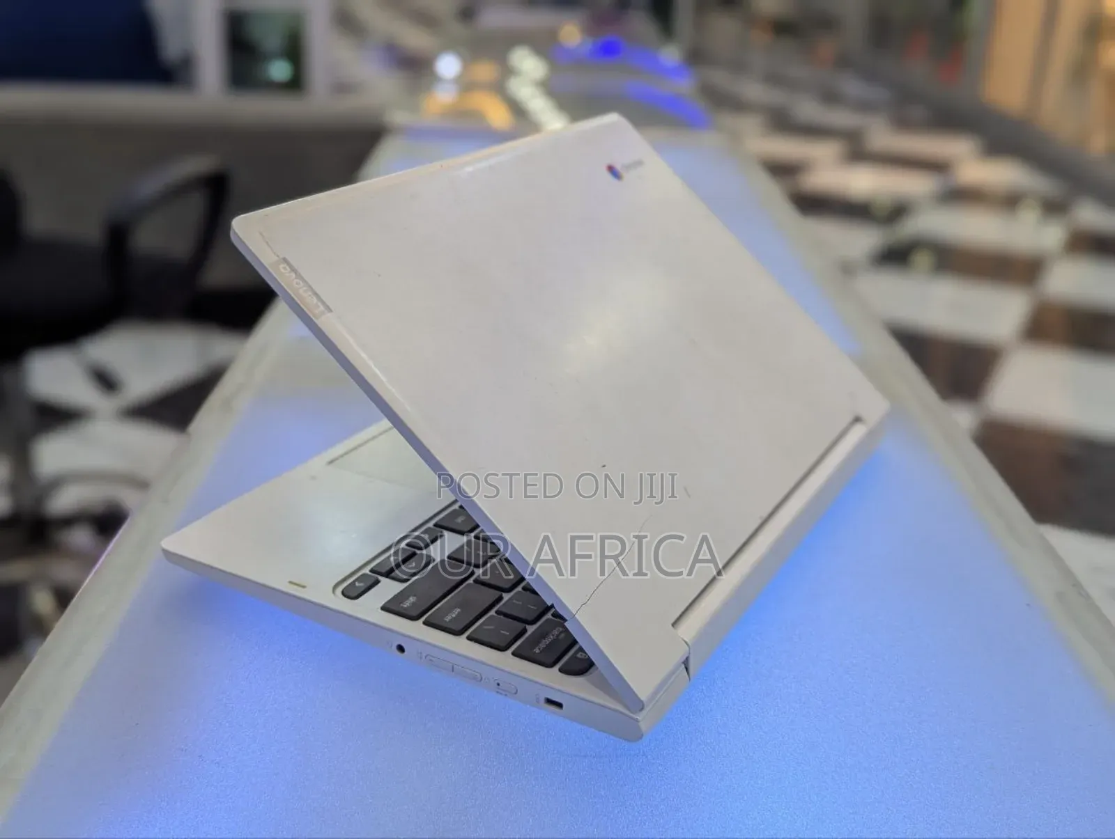 Laptop Lenovo Chromebook C330 4GB Intel Celeron SSD 32GB