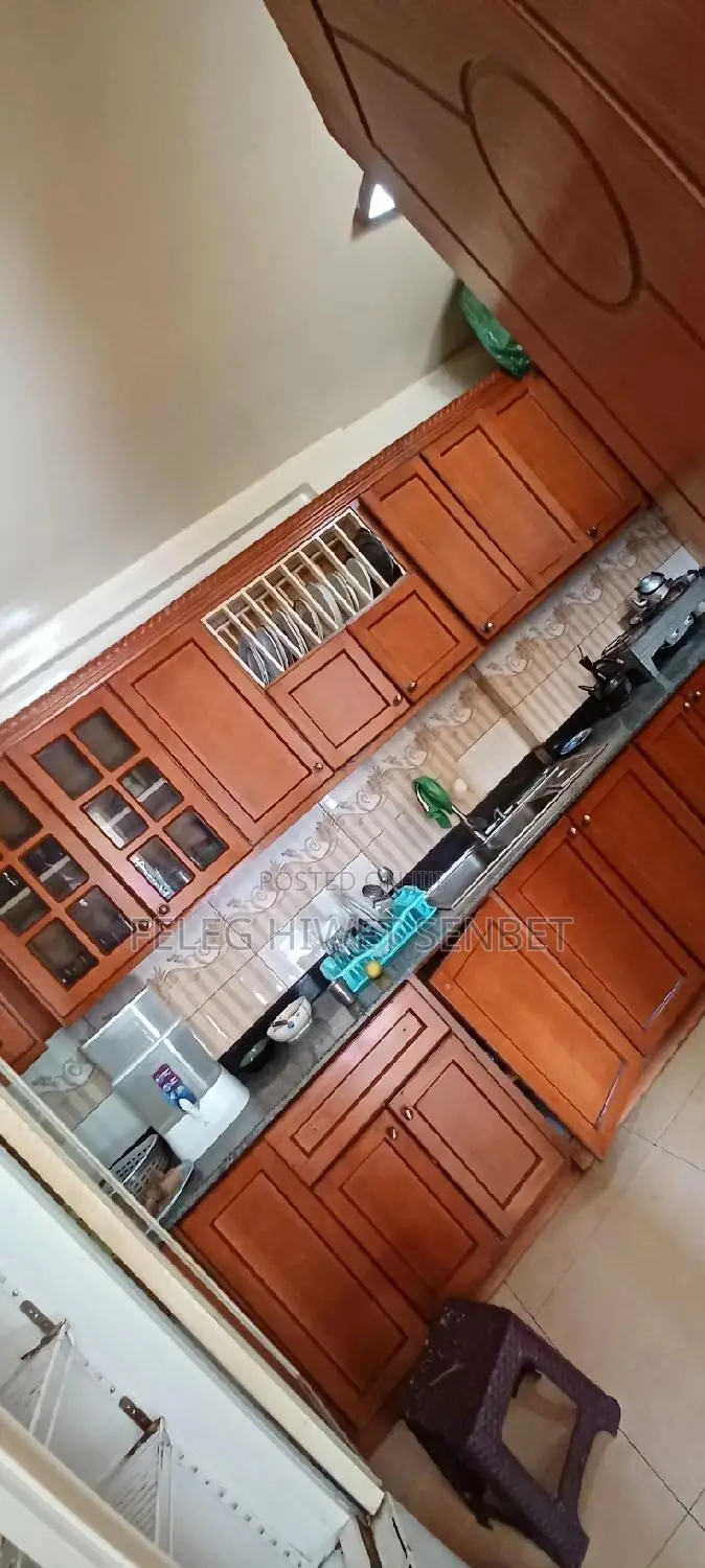 5bdrm House in አአ, Bole for sale