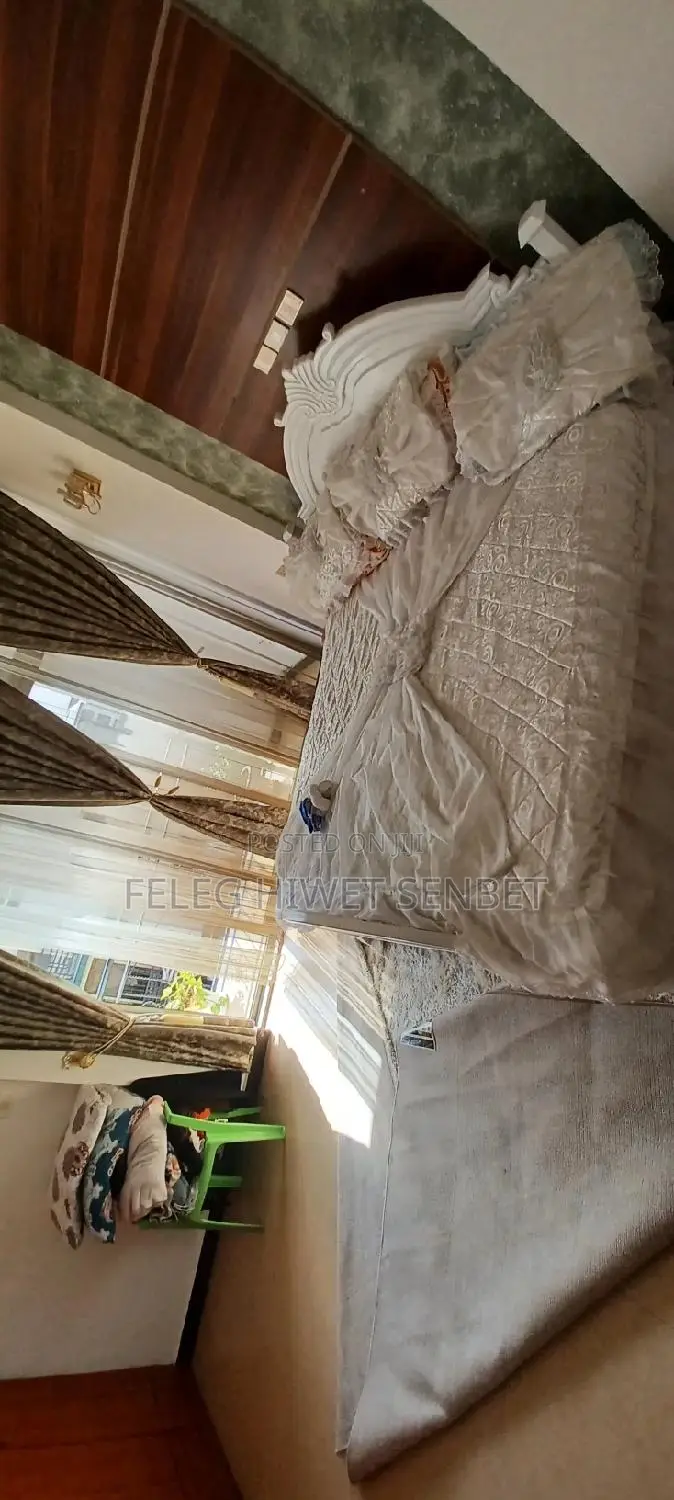 5bdrm House in አአ, Bole for sale