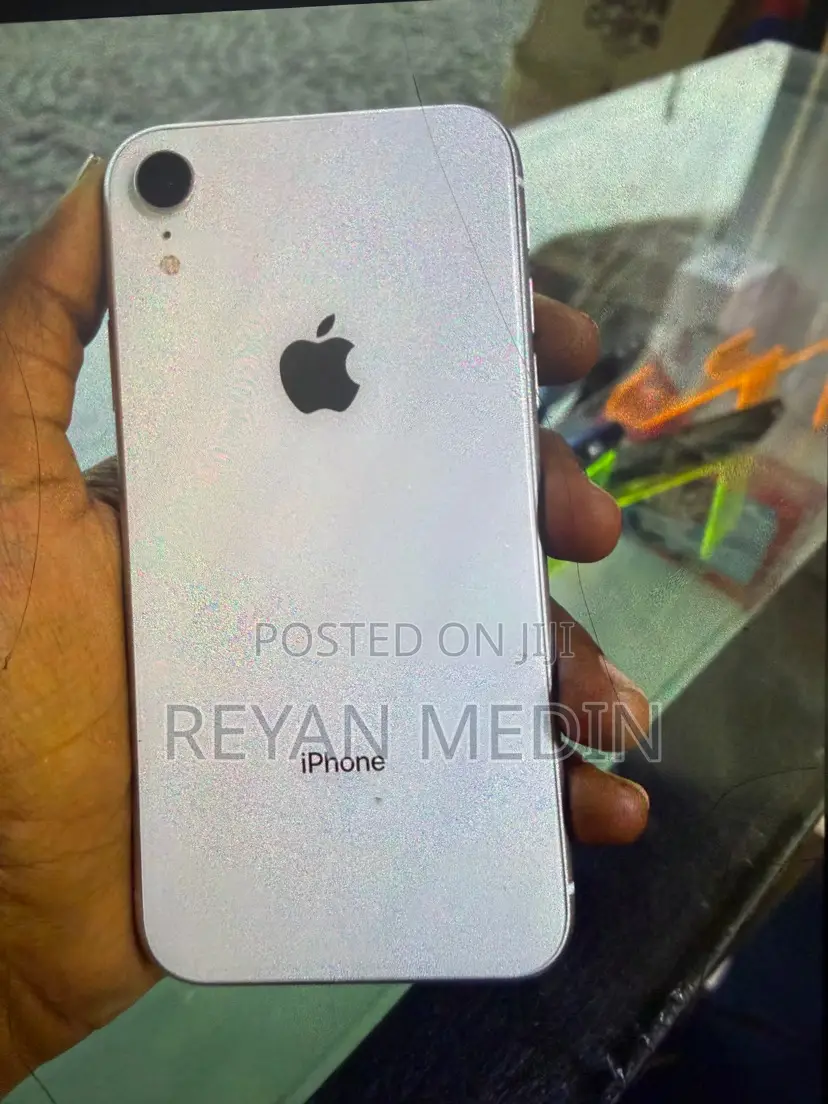Apple XR 64 GB White