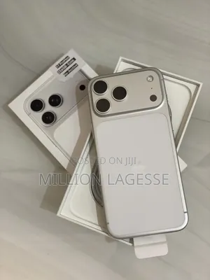 Photo - New Apple iPhone 17 Pro Max 256 GB Silver