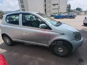 Toyota Vitz 2001 Silver