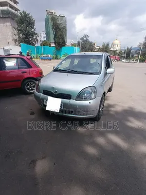 Toyota Vitz 2001 Silver
