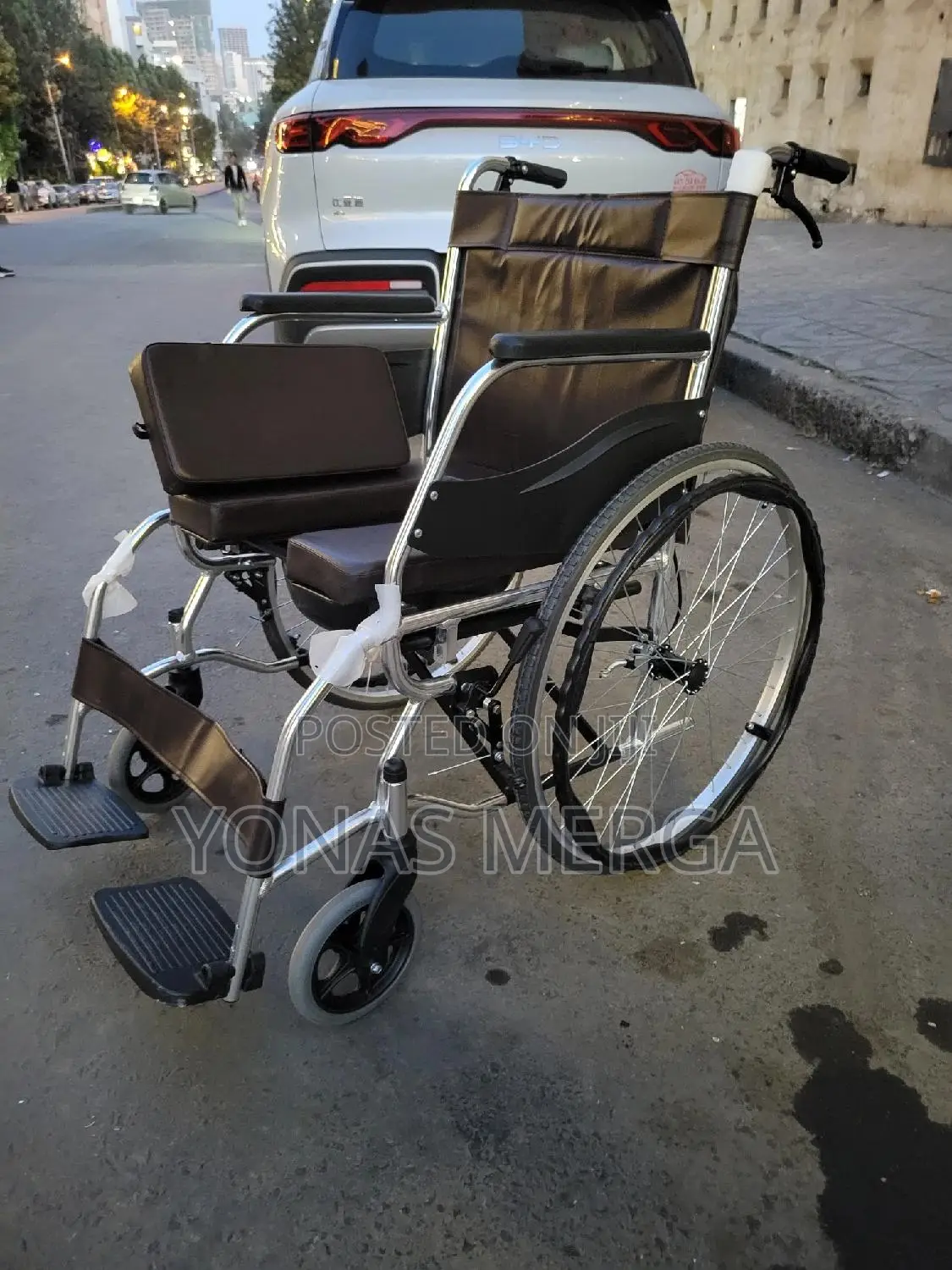 Wheelchair嚮巉choosing the Right Wheelchair/for Permanent Long-Term Care