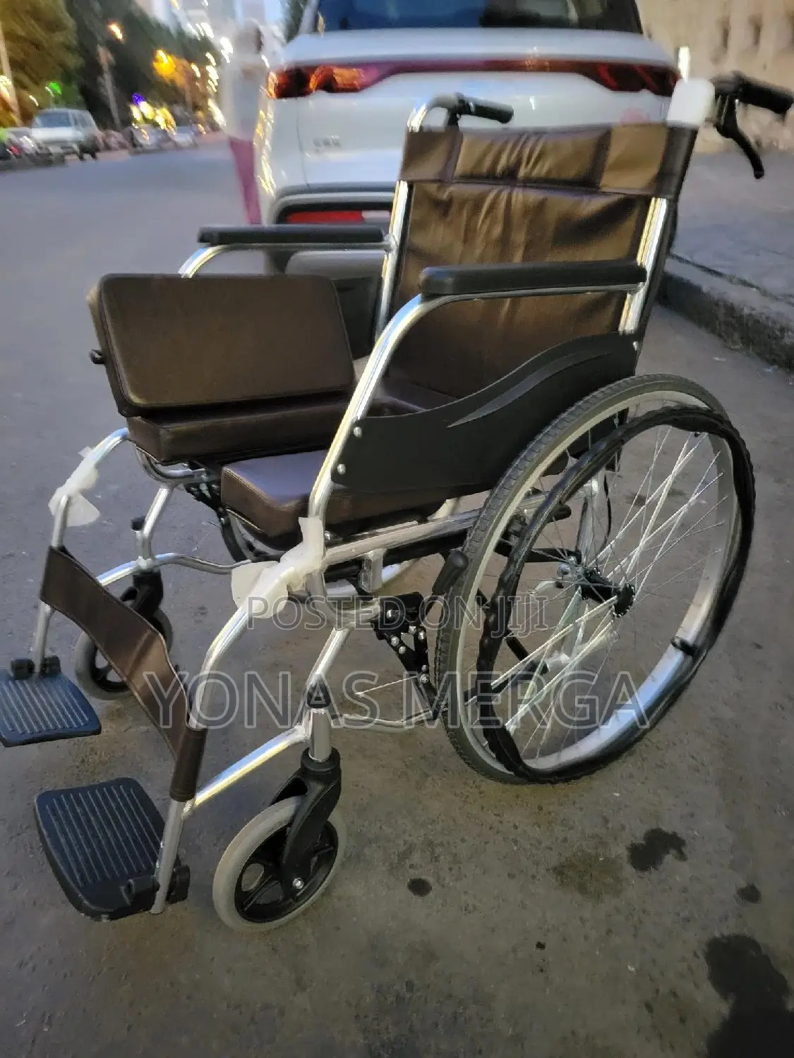 Toilet Wheelchair妍出advanced Steel Wheelchair With United Brake
