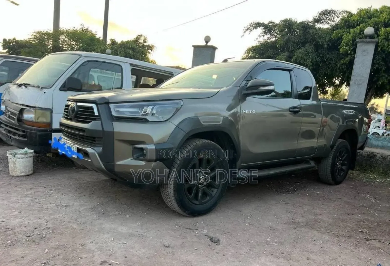 Toyota Hilux 2021 Gray