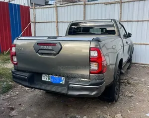 Toyota Hilux 2021 Gray