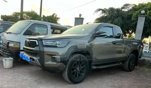 Toyota Hilux 2021 Gray