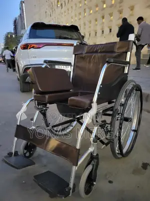 Toilet Wheelchair藍叉travel-Ready,Easy-Fold Wheelchair Built for Comfort