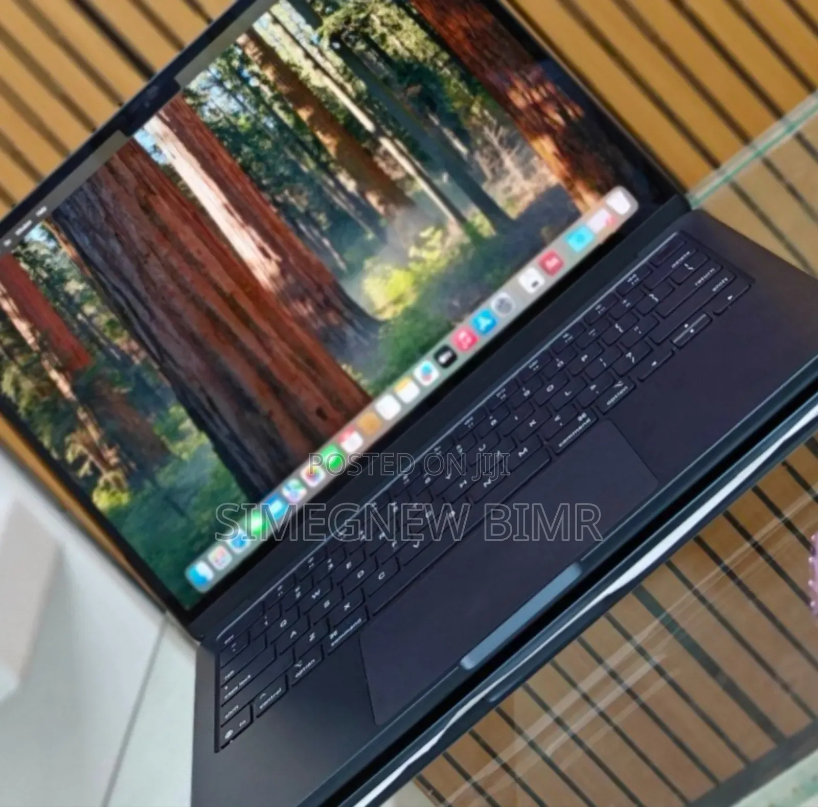 New Apple MacBook Air 2024 M3 13-Inch 8GB Intel Core M3 SSD 256GB