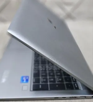 New Laptop HP ZBook Firefly 14 G7 16GB Intel Core I7 SSD 1T