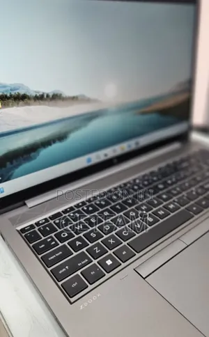New Laptop HP ZBook Firefly 14 G7 16GB Intel Core I7 SSD 1T