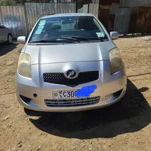 Photo - Toyota Yaris 1.0 2006 Gray