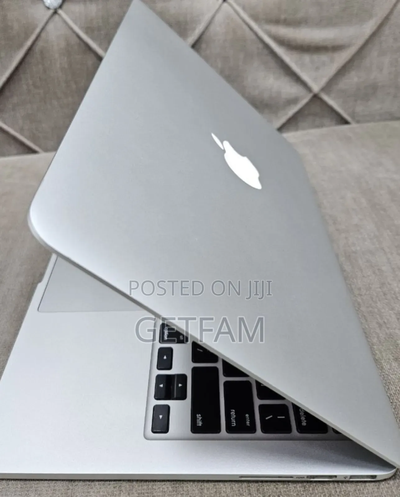 New Laptop Apple MacBook Pro 2015 8GB Intel Core I5 SSD 128GB
