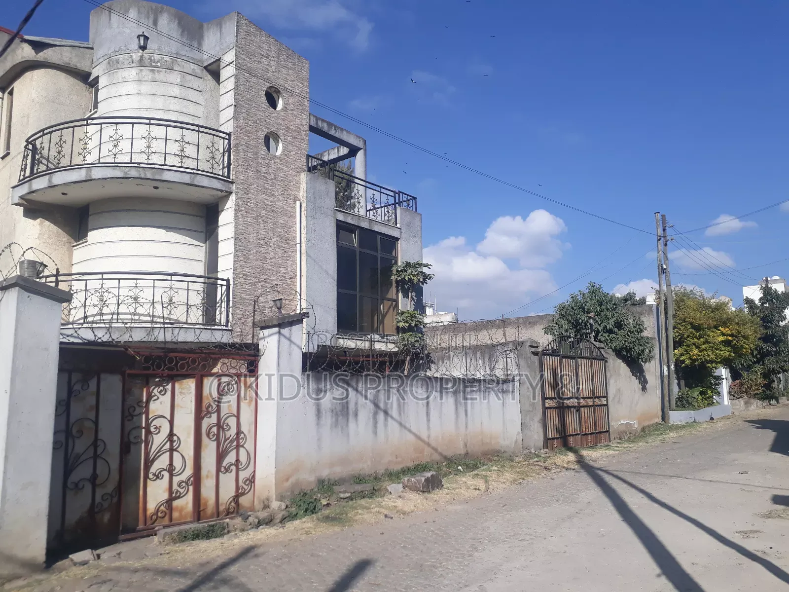 8bdrm Penthouse in Nasswe Real State, Nifas Silk-Lafto for sale