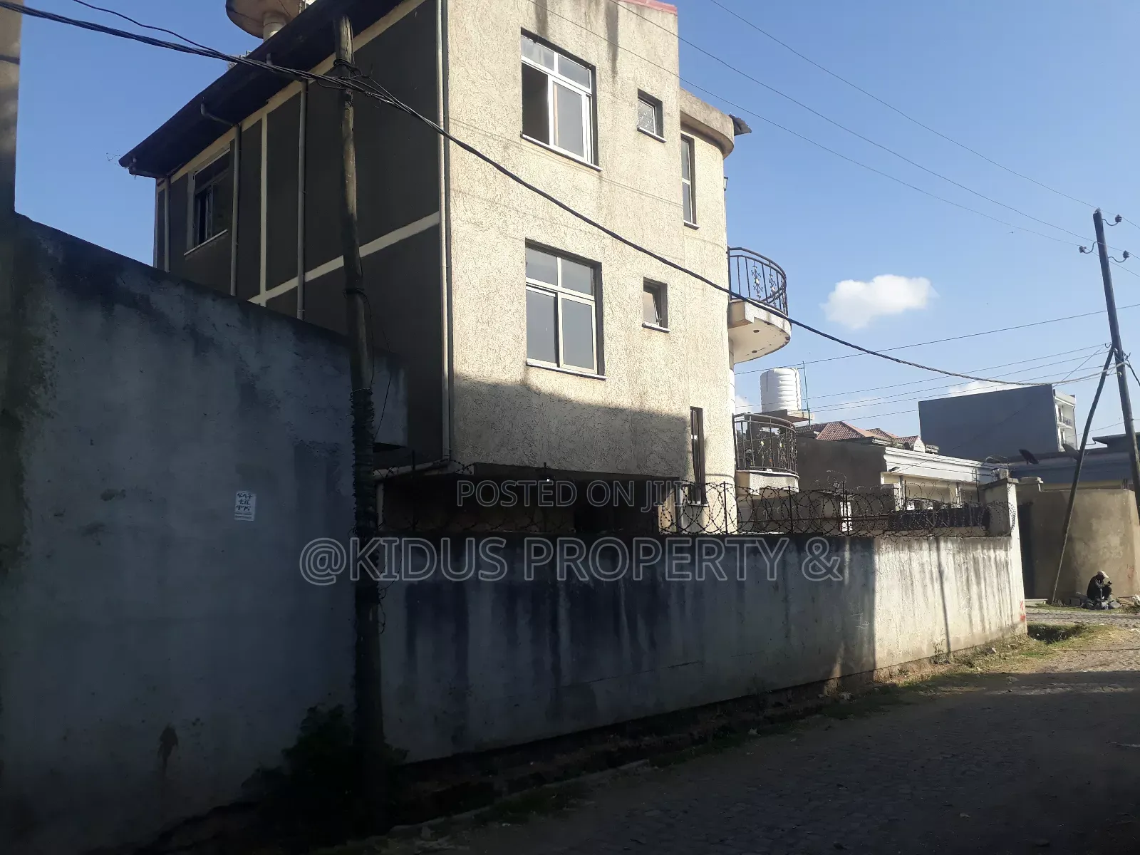 8bdrm Penthouse in Nasswe Real State, Nifas Silk-Lafto for sale