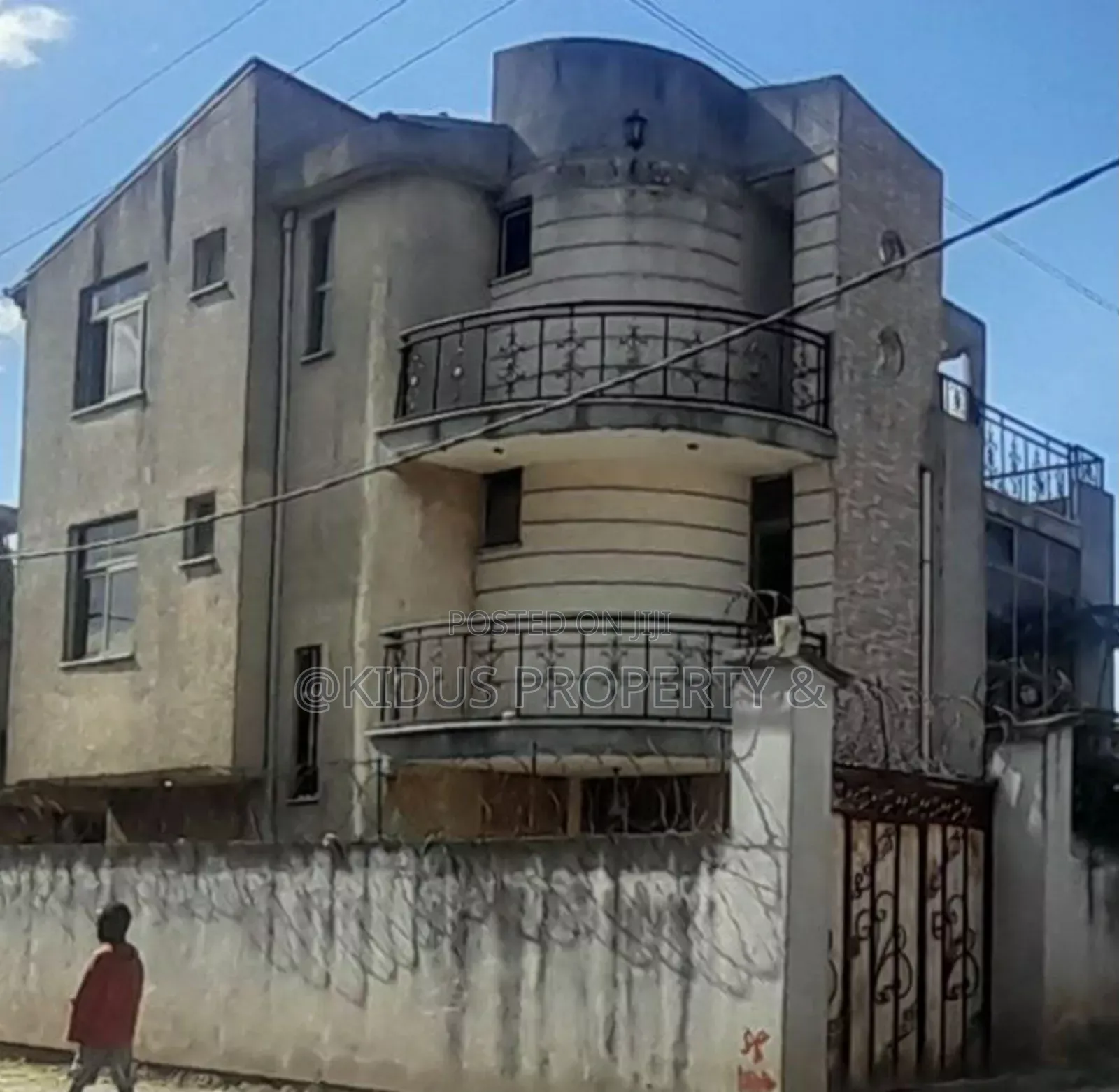 8bdrm Penthouse in Nasswe Real State, Nifas Silk-Lafto for sale