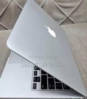 Photo - New Laptop Apple MacBook Pro 2015 8GB Intel Core I5 SSD 128GB