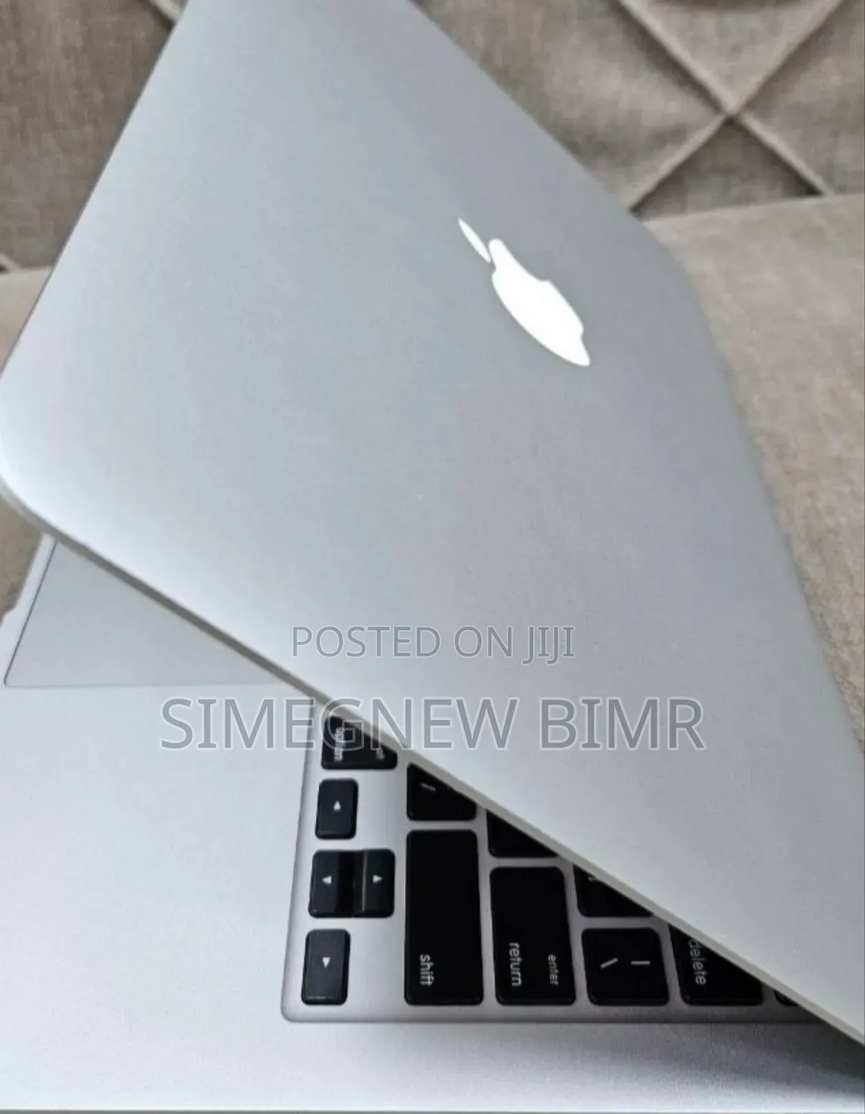 New Laptop Apple MacBook 2015 8GB Intel Core I5 SSD 128GB