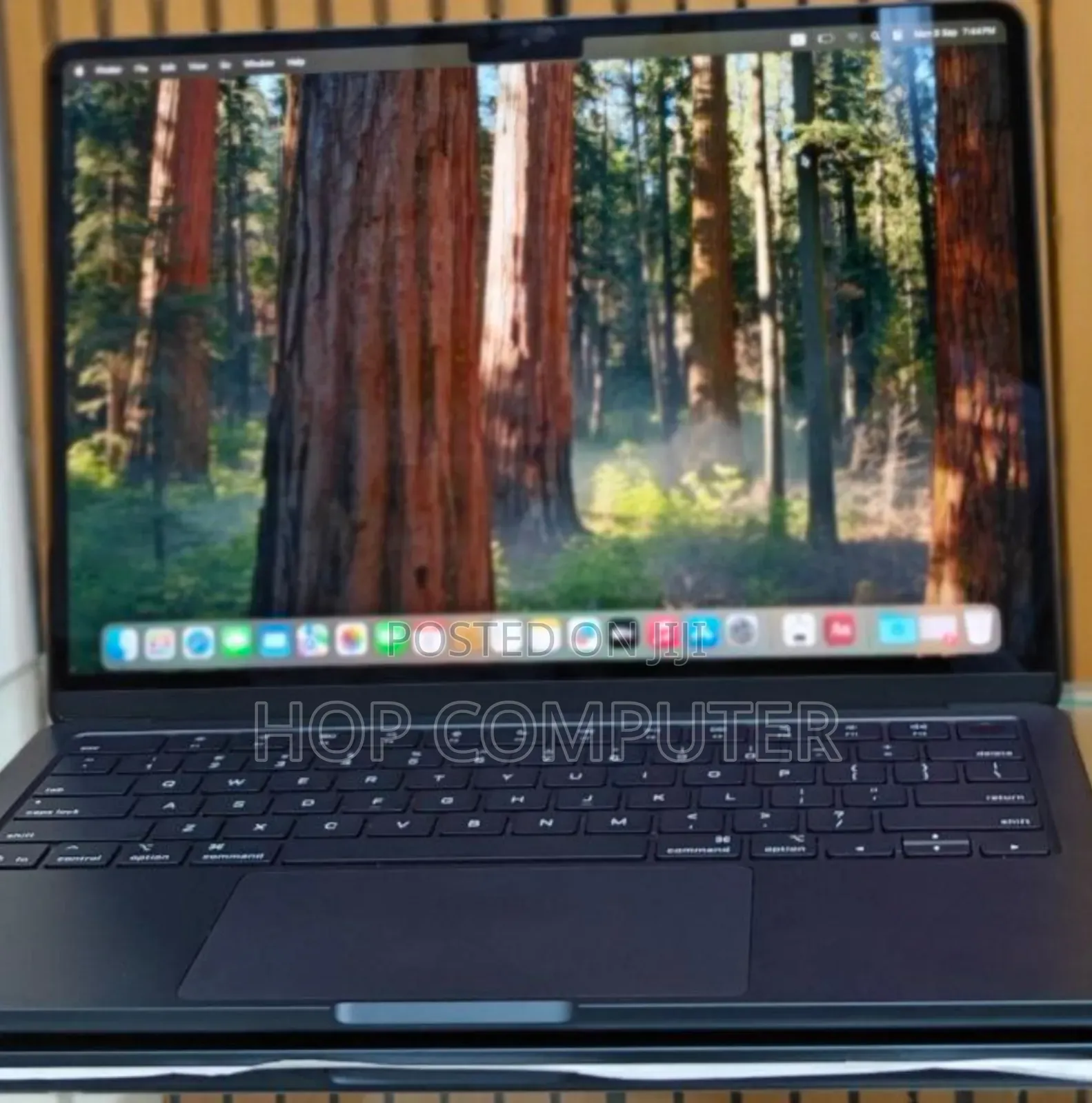 New Laptop Apple MacBook Air 2024 M3 13-Inch 8GB Apple M3 SSD 256GB