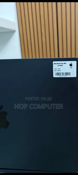 New Laptop Apple MacBook Air 2025 M4 13-Inch 16GB Apple M4 SSD 256GB