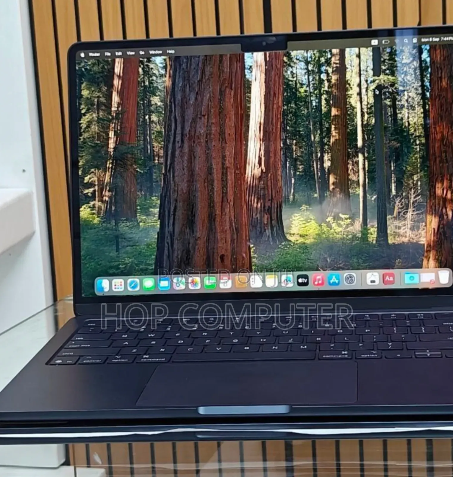 New Laptop Apple MacBook Air 2025 M4 13-Inch 16GB Apple M4 SSD 256GB