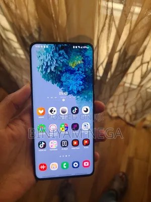 Photo - Samsung Galaxy S20+ 128 GB Black