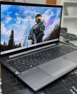 New Laptop HP ZBook Firefly G8 16GB Intel Core I7 SSD 512GB