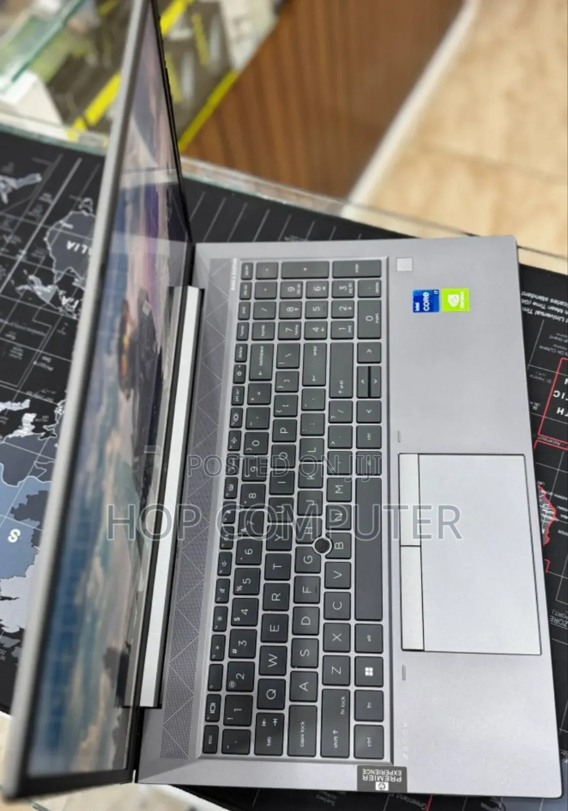 New Laptop HP ZBook Firefly G8 16GB Intel Core I7 SSD 512GB